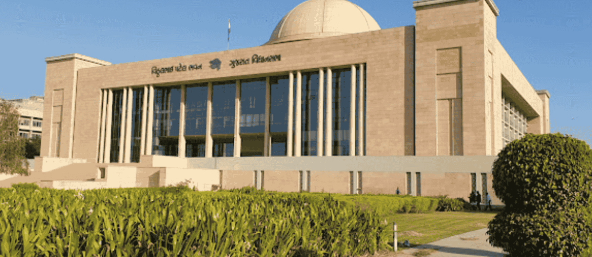 16 IAS Transferred in Gujarat